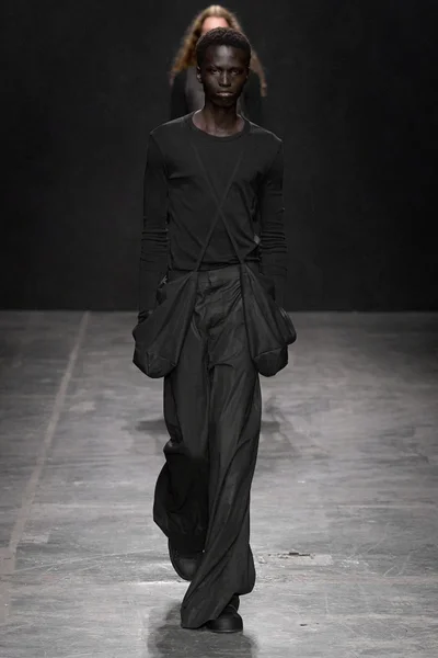 Look 3